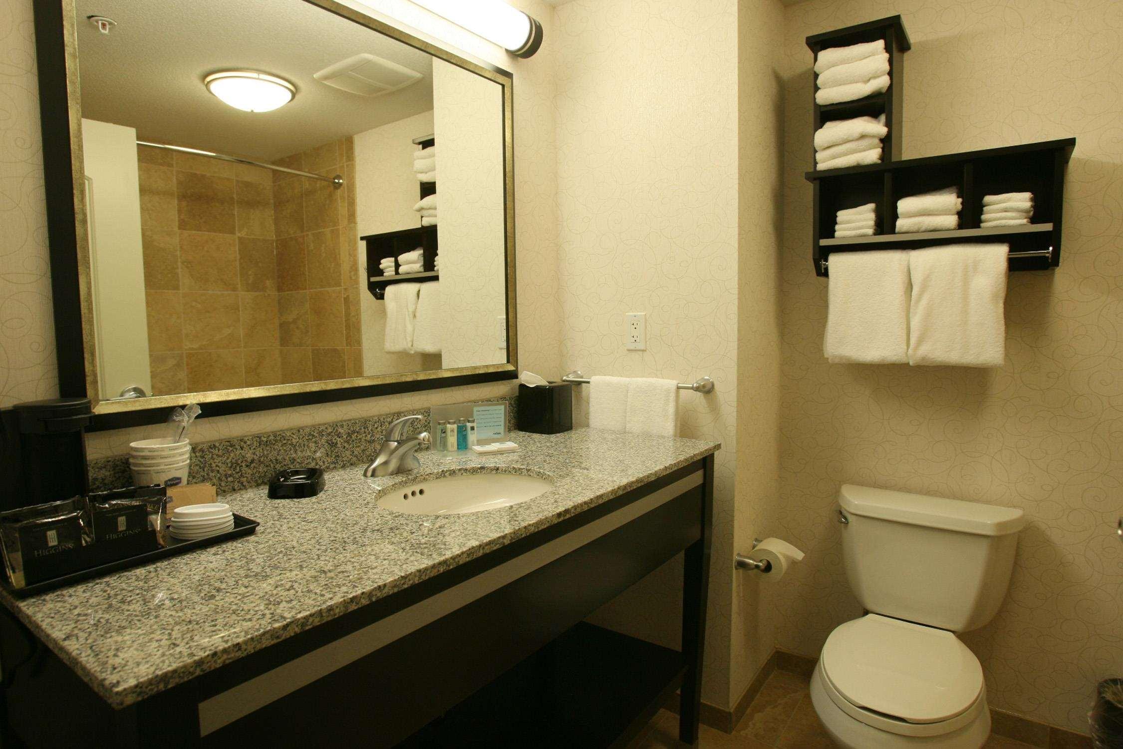 Hampton Inn & Suites Red Deer Penhold Oda fotoğraf