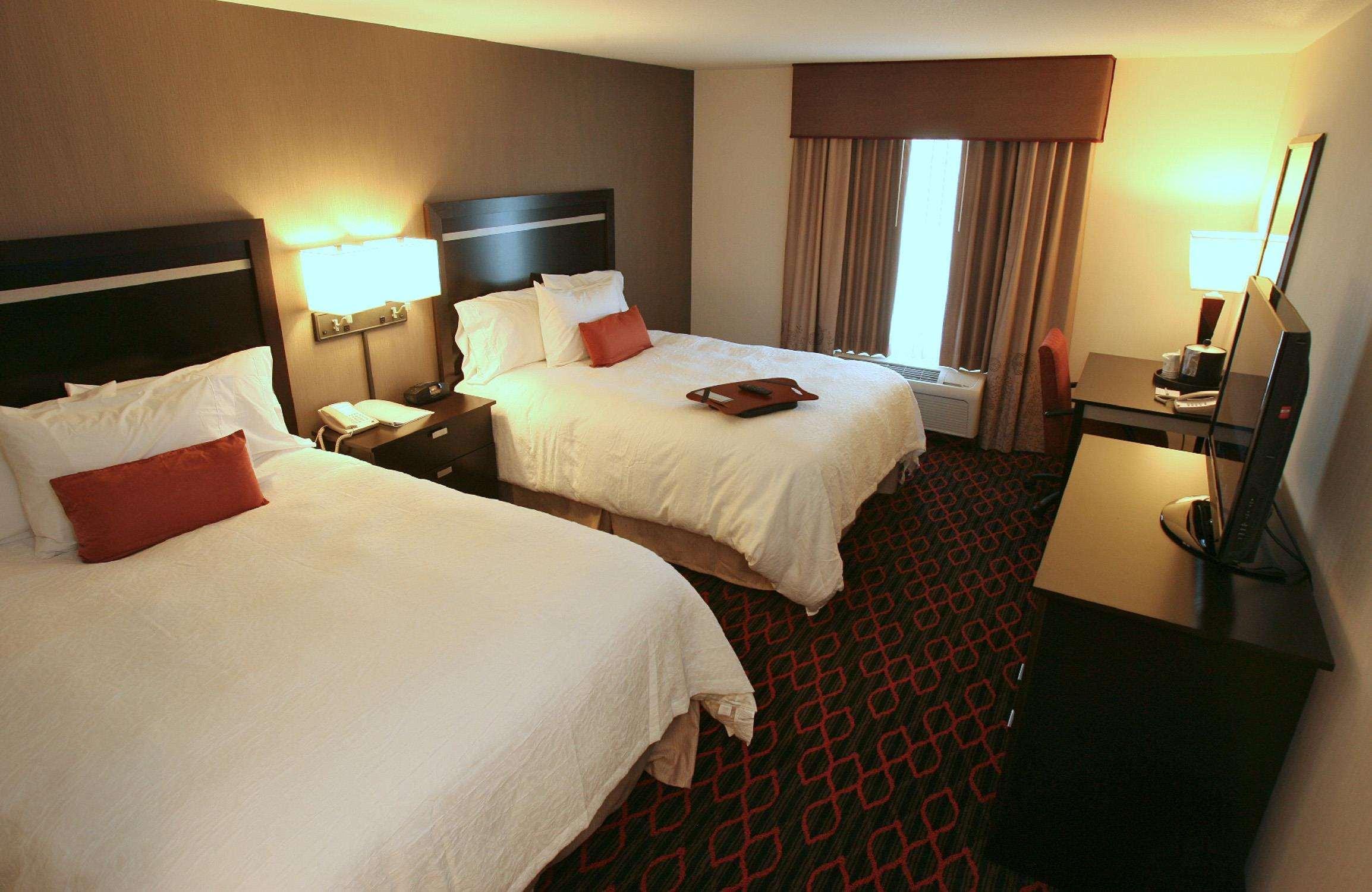 Hampton Inn & Suites Red Deer Penhold Oda fotoğraf
