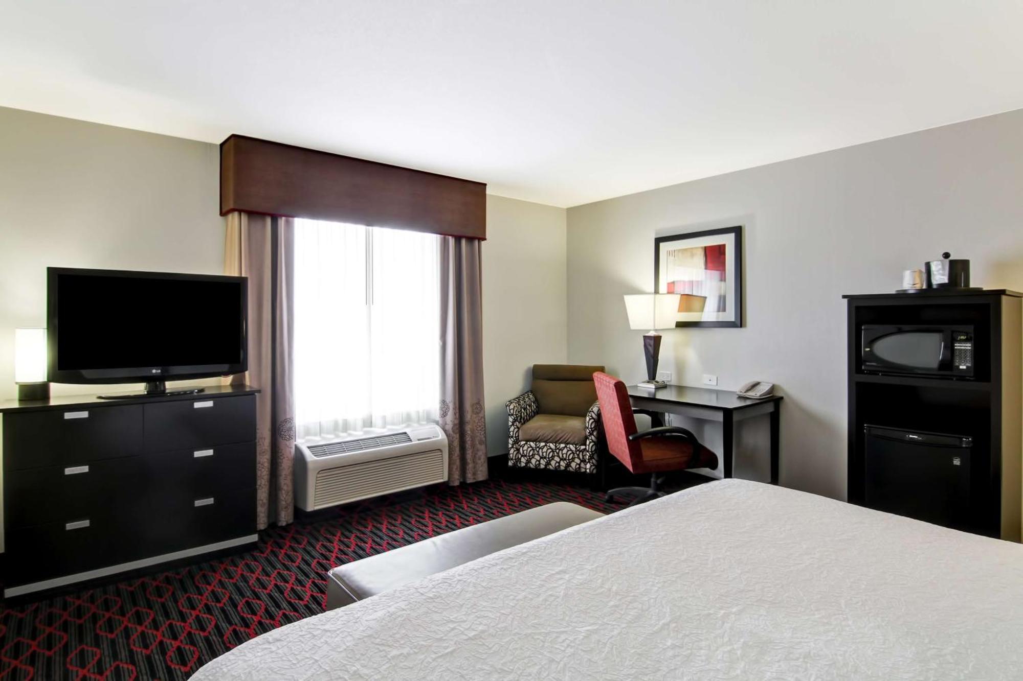 Hampton Inn & Suites Red Deer Penhold Dış mekan fotoğraf