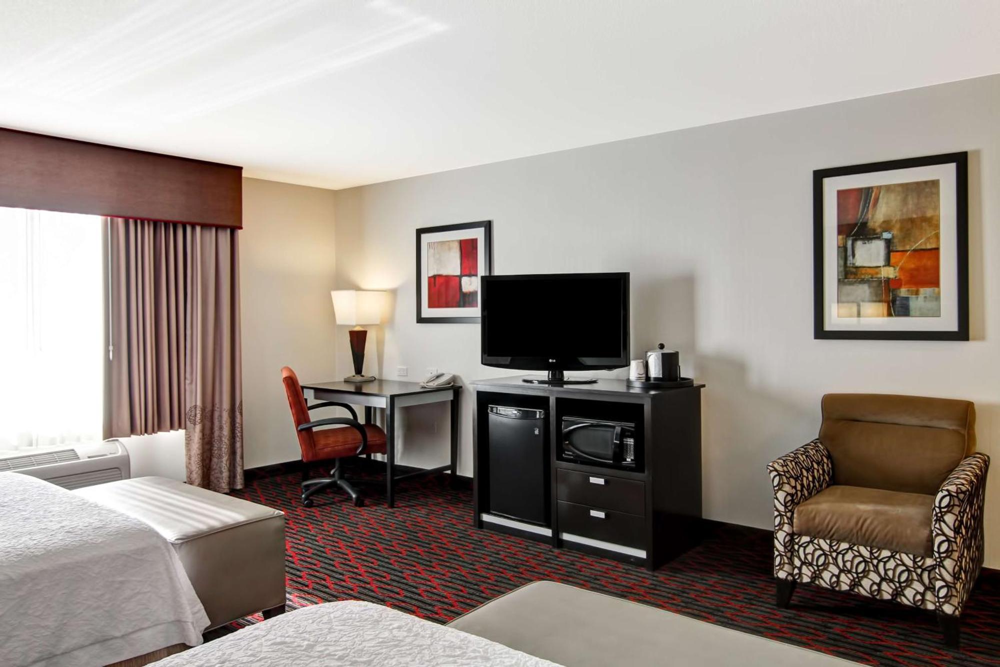 Hampton Inn & Suites Red Deer Penhold Dış mekan fotoğraf