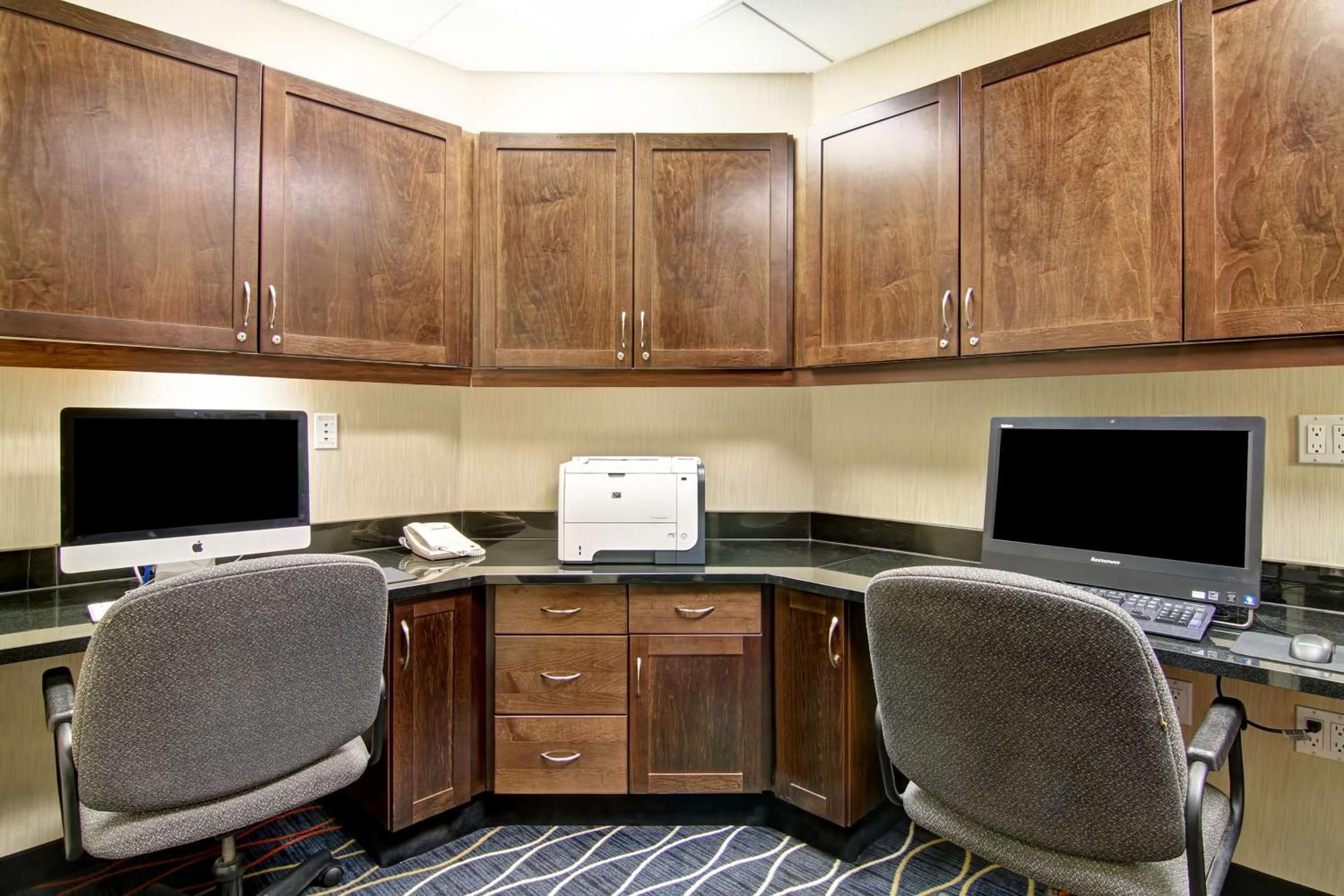Hampton Inn & Suites Red Deer Penhold Dış mekan fotoğraf