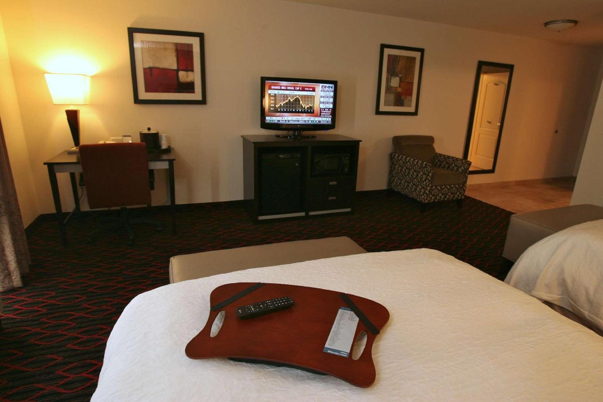 Hampton Inn & Suites Red Deer Penhold Dış mekan fotoğraf
