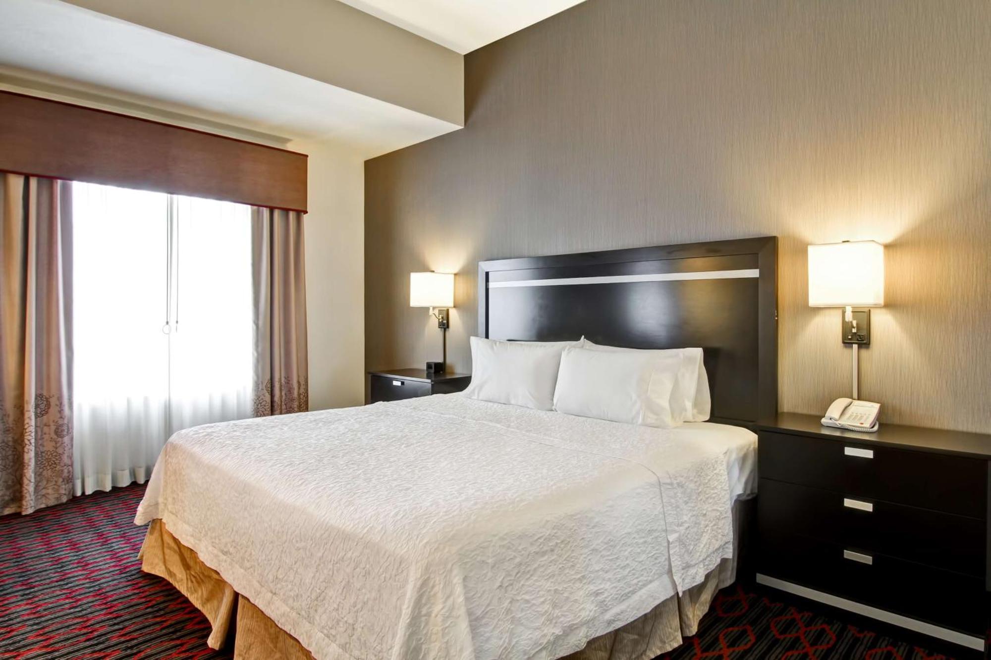 Hampton Inn & Suites Red Deer Penhold Dış mekan fotoğraf