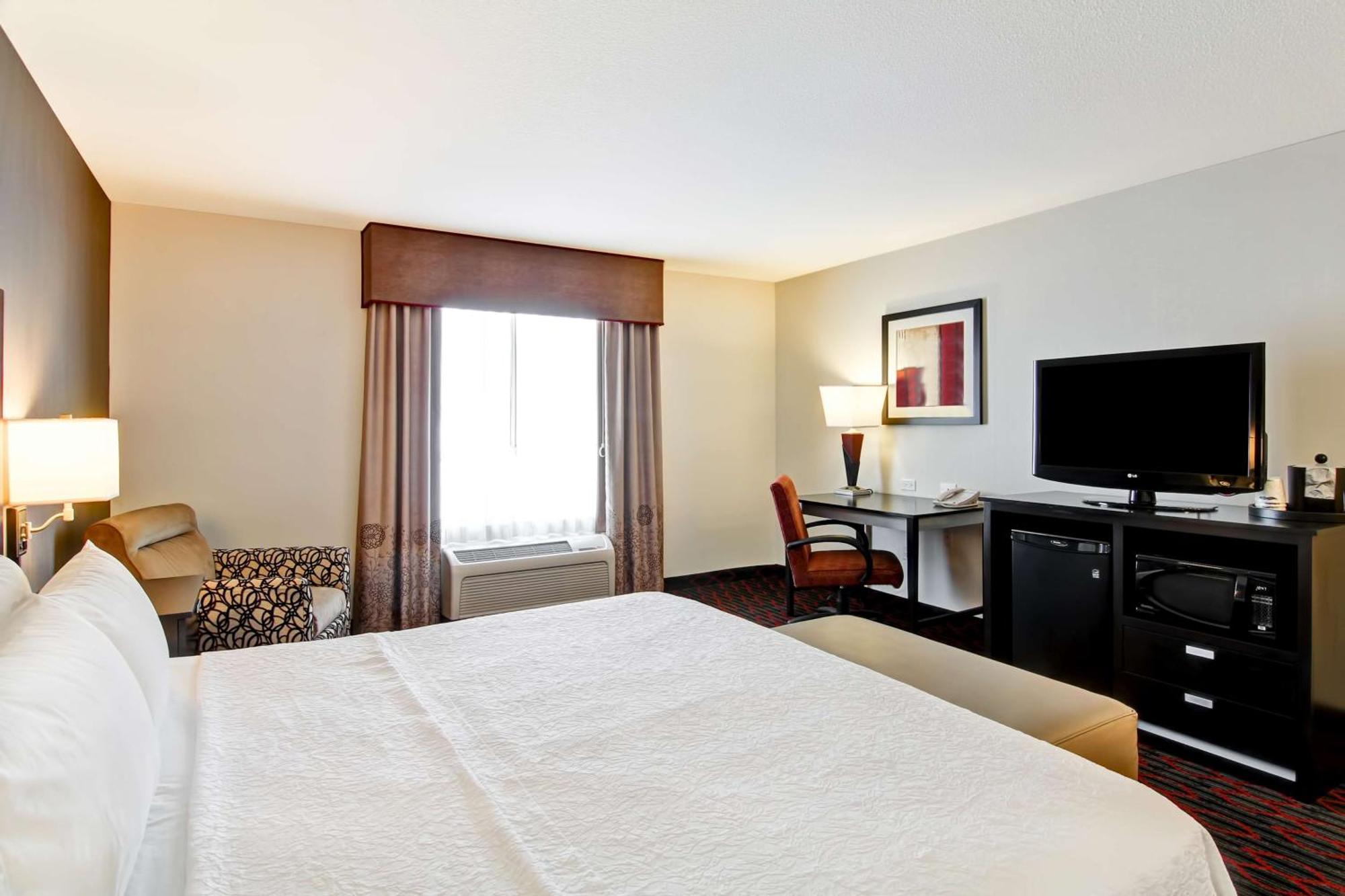 Hampton Inn & Suites Red Deer Penhold Dış mekan fotoğraf