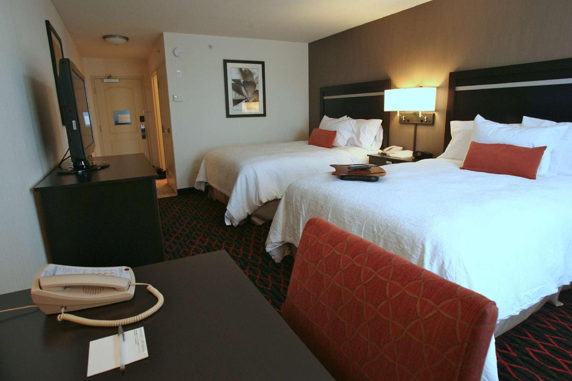 Hampton Inn & Suites Red Deer Penhold Dış mekan fotoğraf
