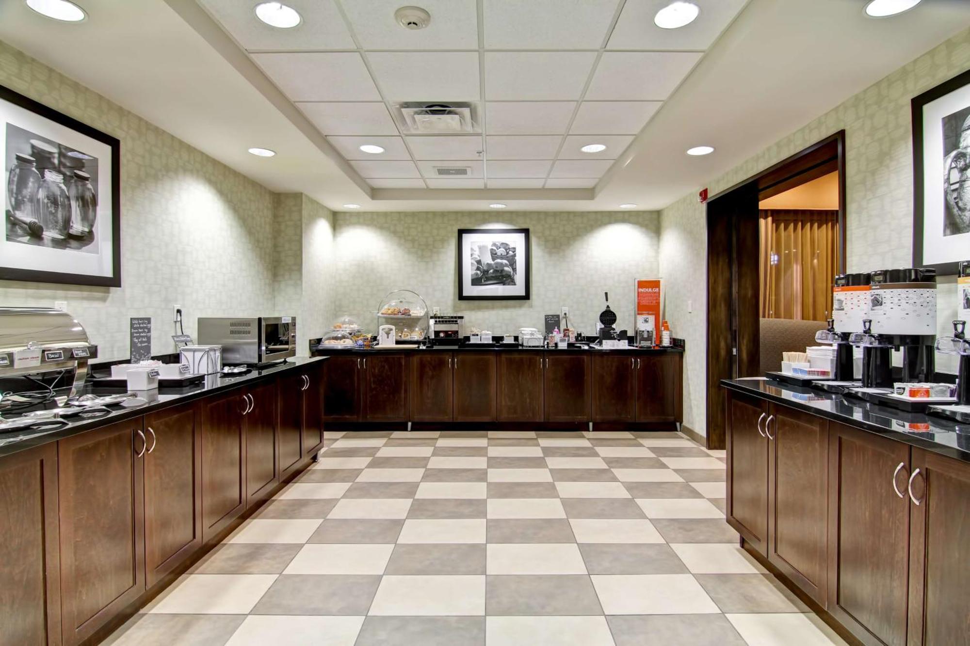 Hampton Inn & Suites Red Deer Penhold Dış mekan fotoğraf